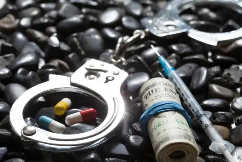 قضايا المخدرات في الإمارات