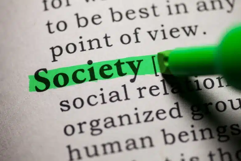 المخدرات والمجتمع في الإمارات