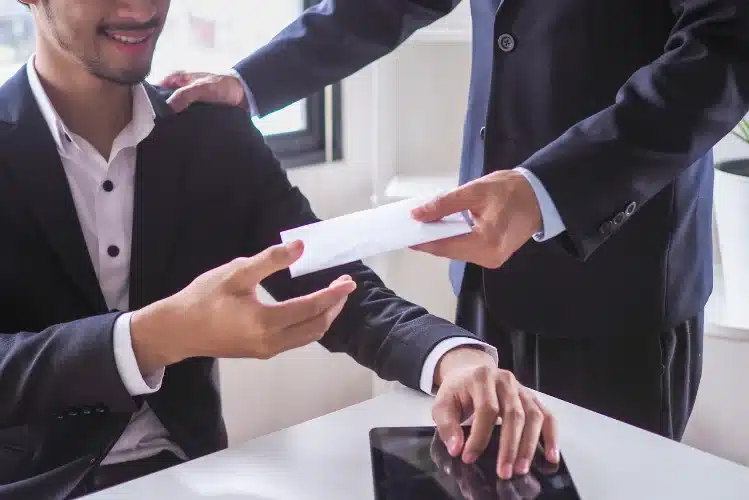 محامي قضايا التعويضات في الإمارات