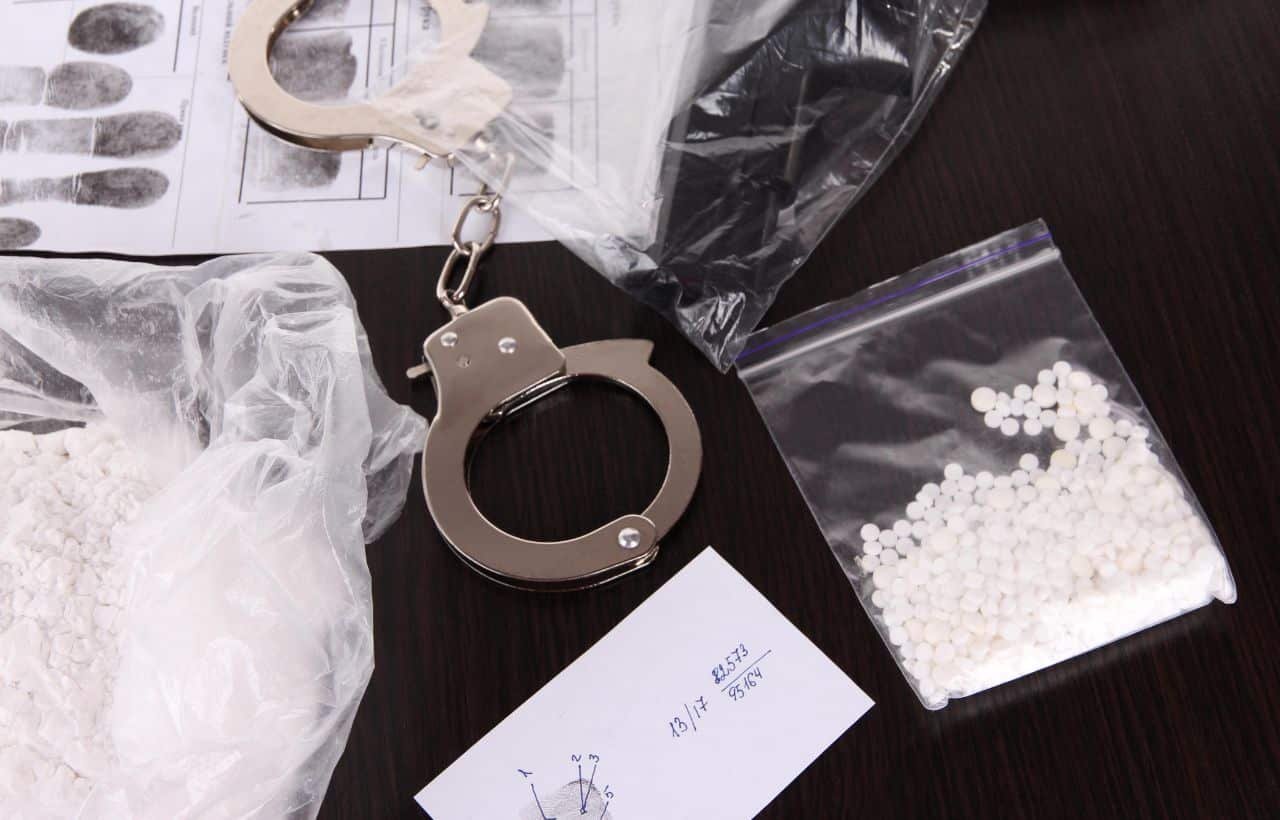 محامي متخصص قضايا مخدرات